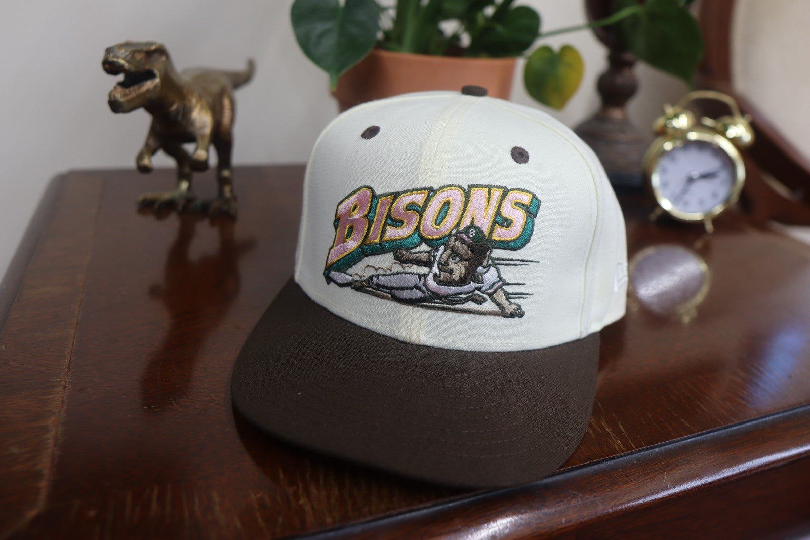 Exclusive New Era Buffalo Bisons Fitted Size 7 1/4 Hat 59Fifty Chrome Milb