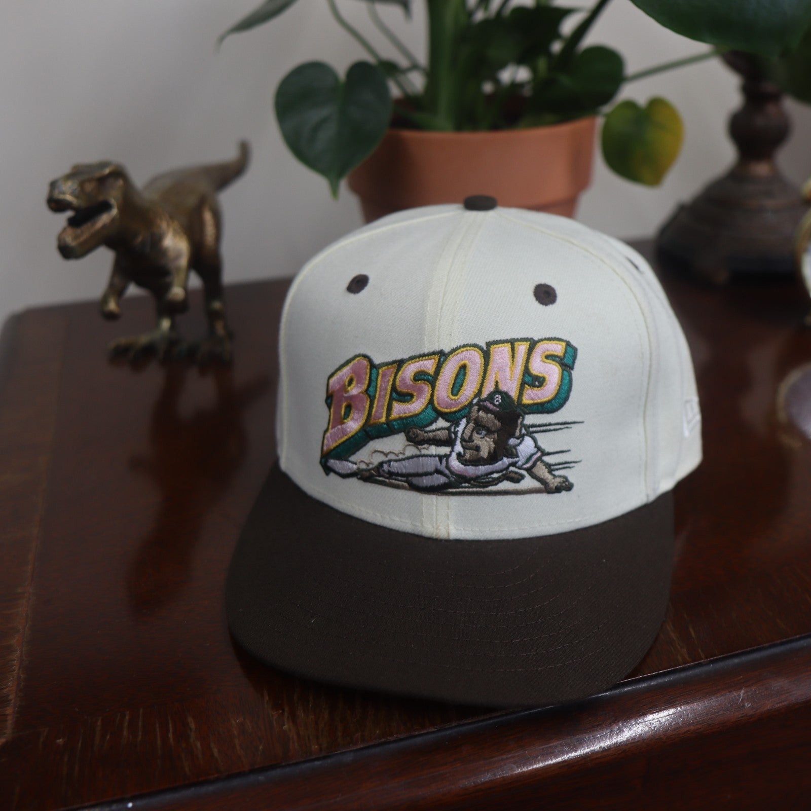 Exclusive New Era Buffalo Bisons Fitted Size 7 1/4 Hat 59Fifty Chrome Milb