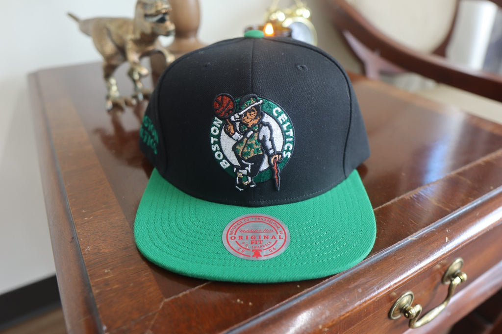 Mitchell & Ness Boston Celtics Classic Logo Adjustable Snapback Hat