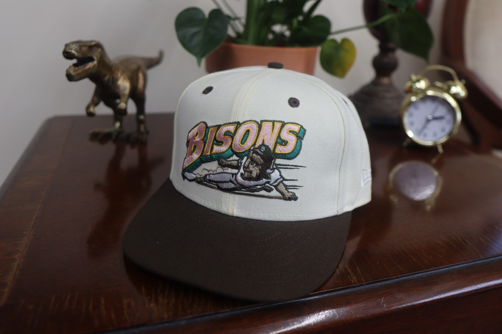 Exclusive New Era Buffalo Bisons Fitted Size 7 1/4 Hat 59Fifty Chrome Milb