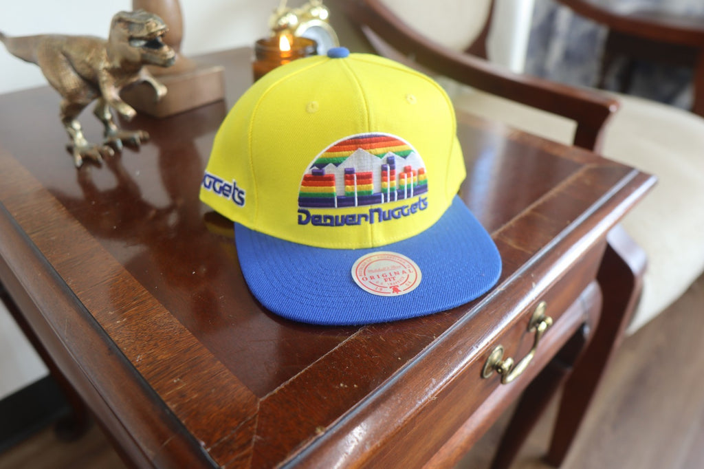 DENVER NUGGETS NBA MITCHELL & NESS BASIC GOLD/BLUE OSFM SNAPBACK HAT/CAP