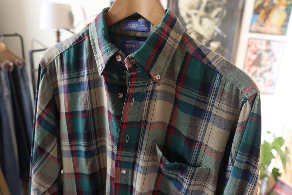 Pendleton 100% Virgin Wool Button Up Shirt Size Medium