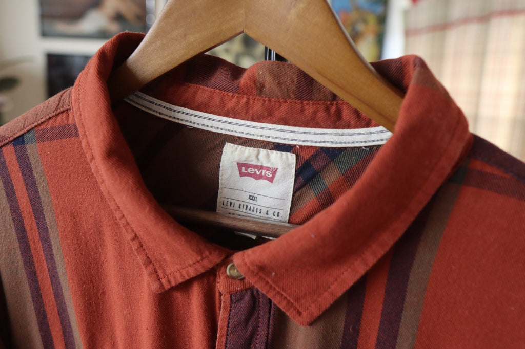 Levi’s Button Up Shirt Men’s XXXL In Rust Plaid