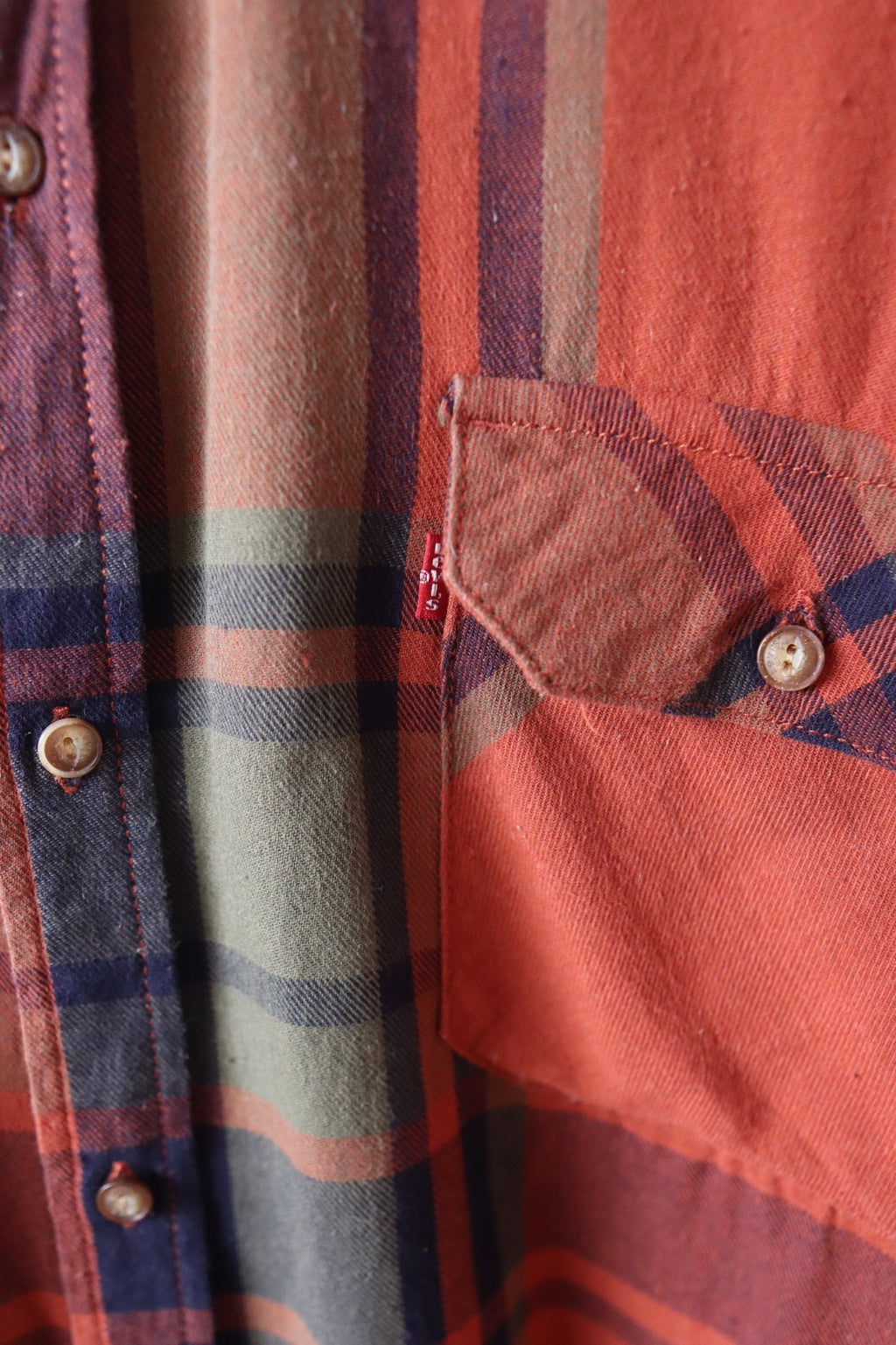 Levi’s Button Up Shirt Men’s XXXL In Rust Plaid