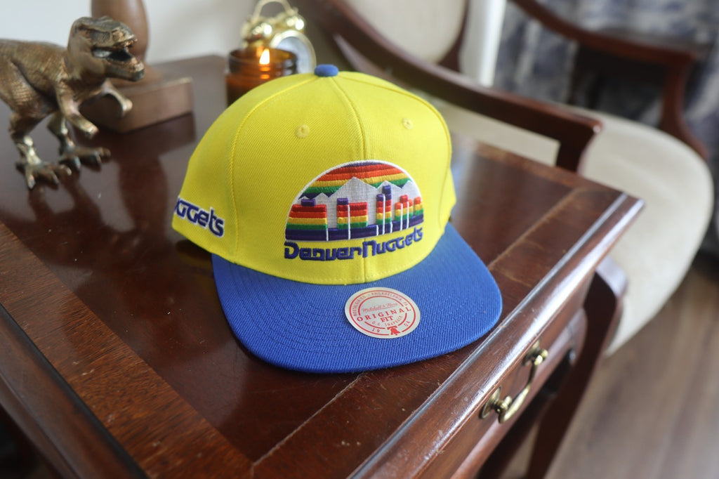 DENVER NUGGETS NBA MITCHELL & NESS BASIC GOLD/BLUE OSFM SNAPBACK HAT/CAP