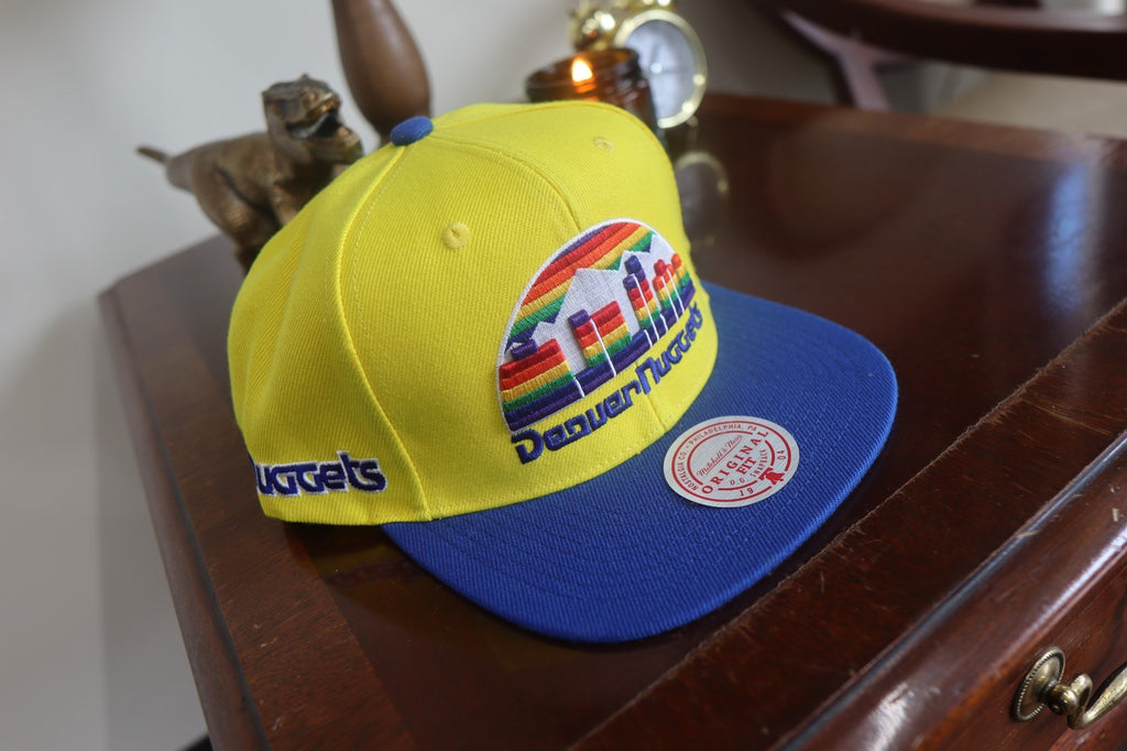 DENVER NUGGETS NBA MITCHELL & NESS BASIC GOLD/BLUE OSFM SNAPBACK HAT/CAP