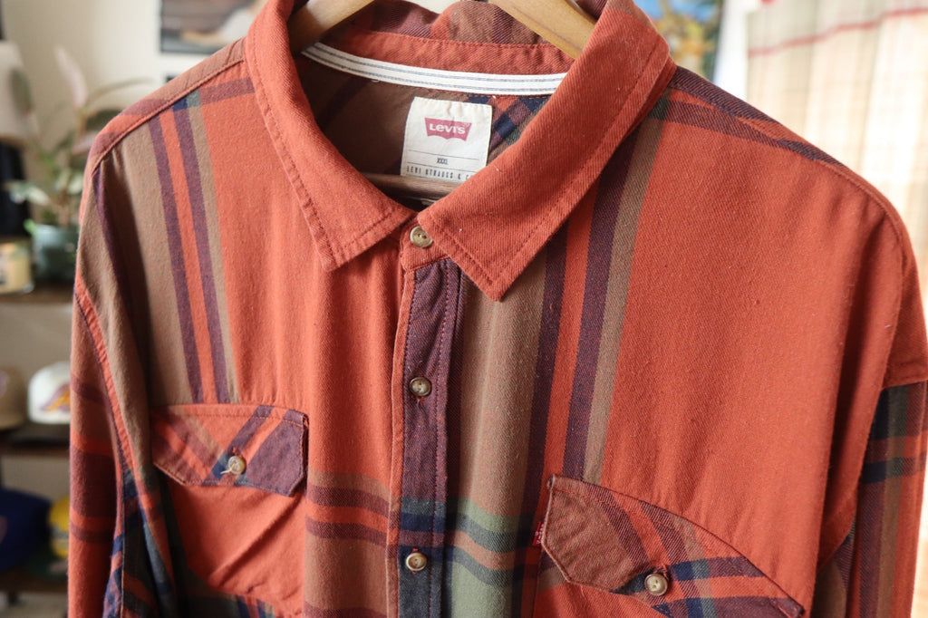 Levi’s Button Up Shirt Men’s XXXL In Rust Plaid